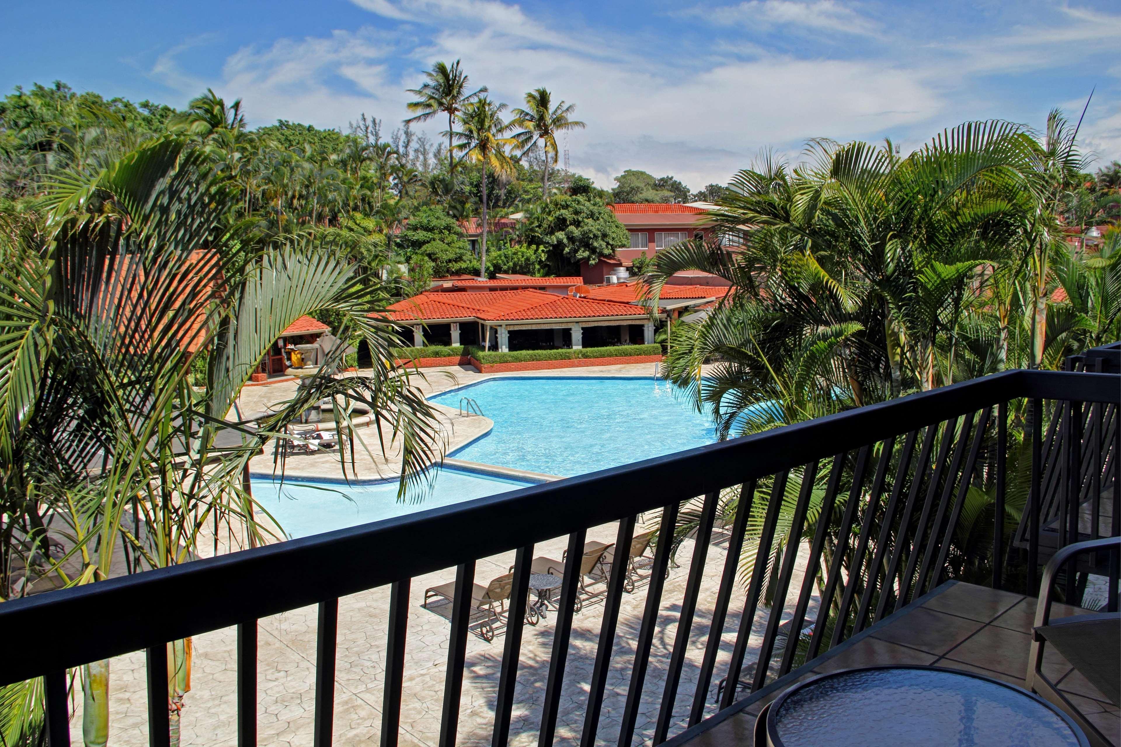 ดับเบิ้ลทรี บายฮิลตัน โฮเต็ล กาเรียรี ซานโคเซ่ Hotel ซานโฮเซ ภายนอก รูปภาพ The pool at the hotel