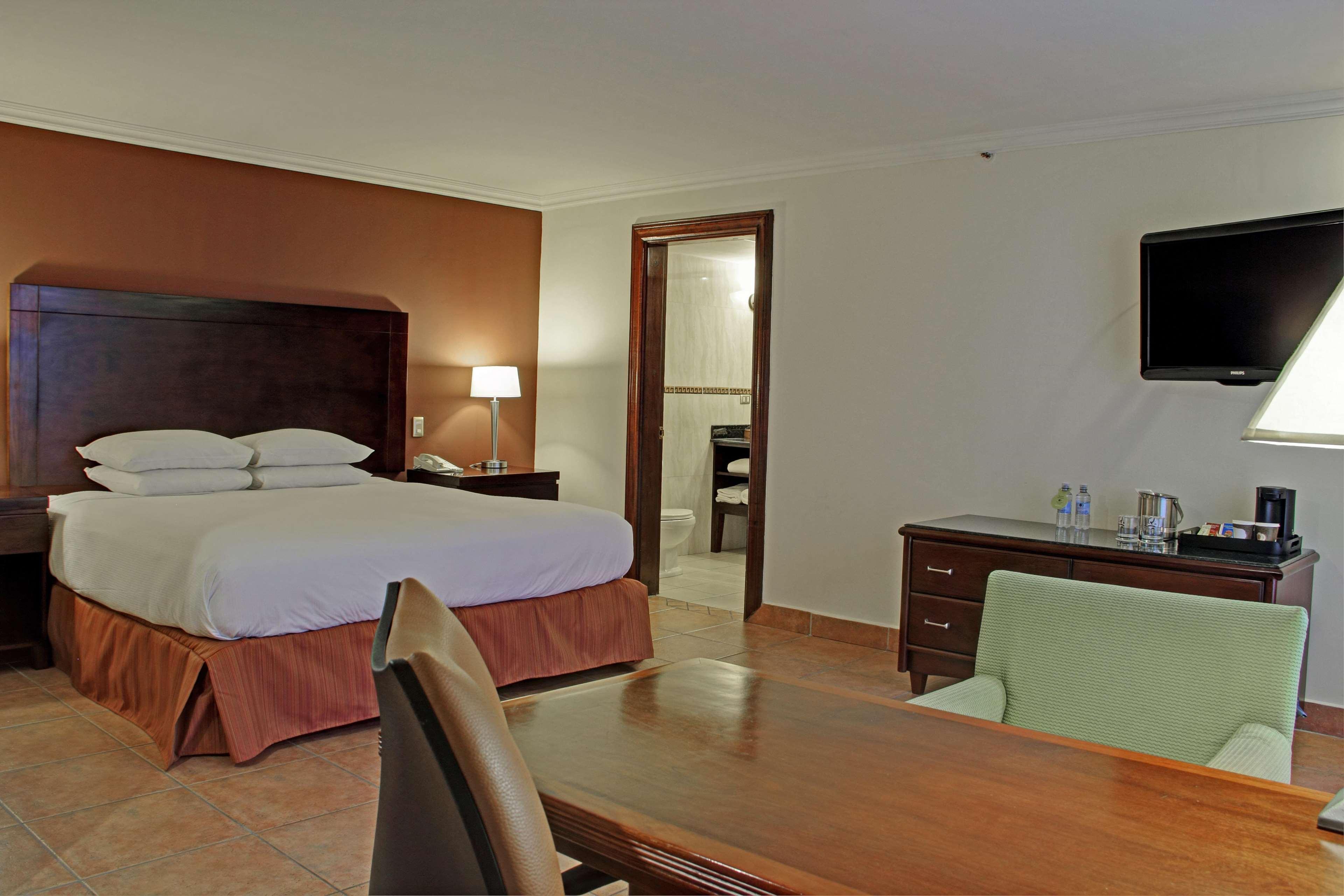 ดับเบิ้ลทรี บายฮิลตัน โฮเต็ล กาเรียรี ซานโคเซ่ Hotel ซานโฮเซ ภายนอก รูปภาพ A room at the hotel