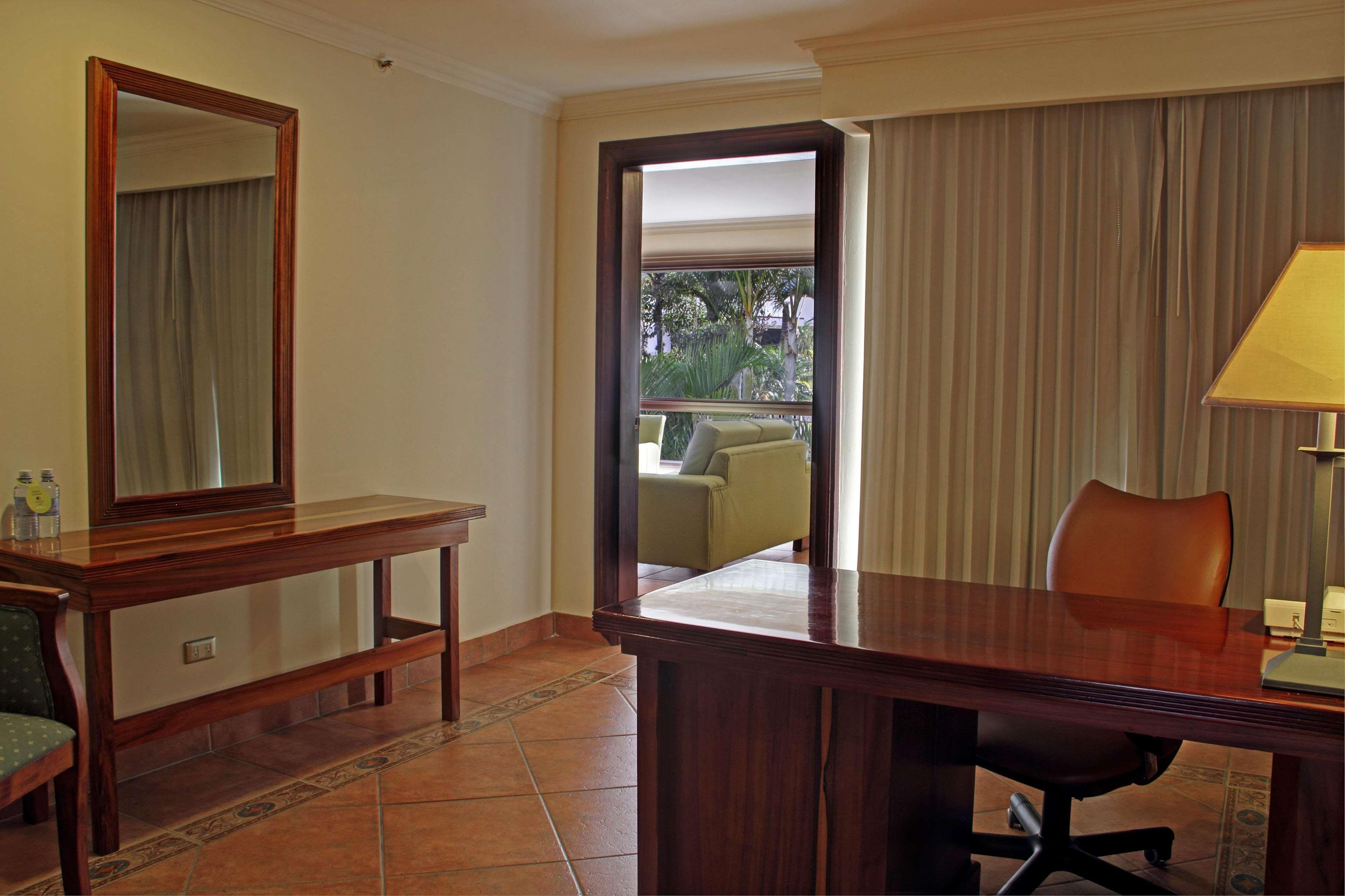 ดับเบิ้ลทรี บายฮิลตัน โฮเต็ล กาเรียรี ซานโคเซ่ Hotel ซานโฮเซ ภายนอก รูปภาพ A room at the hotel